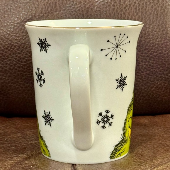 Peeking Grinch with Snowflakes Ceramic Christmas Mug - Picture 6 of 9